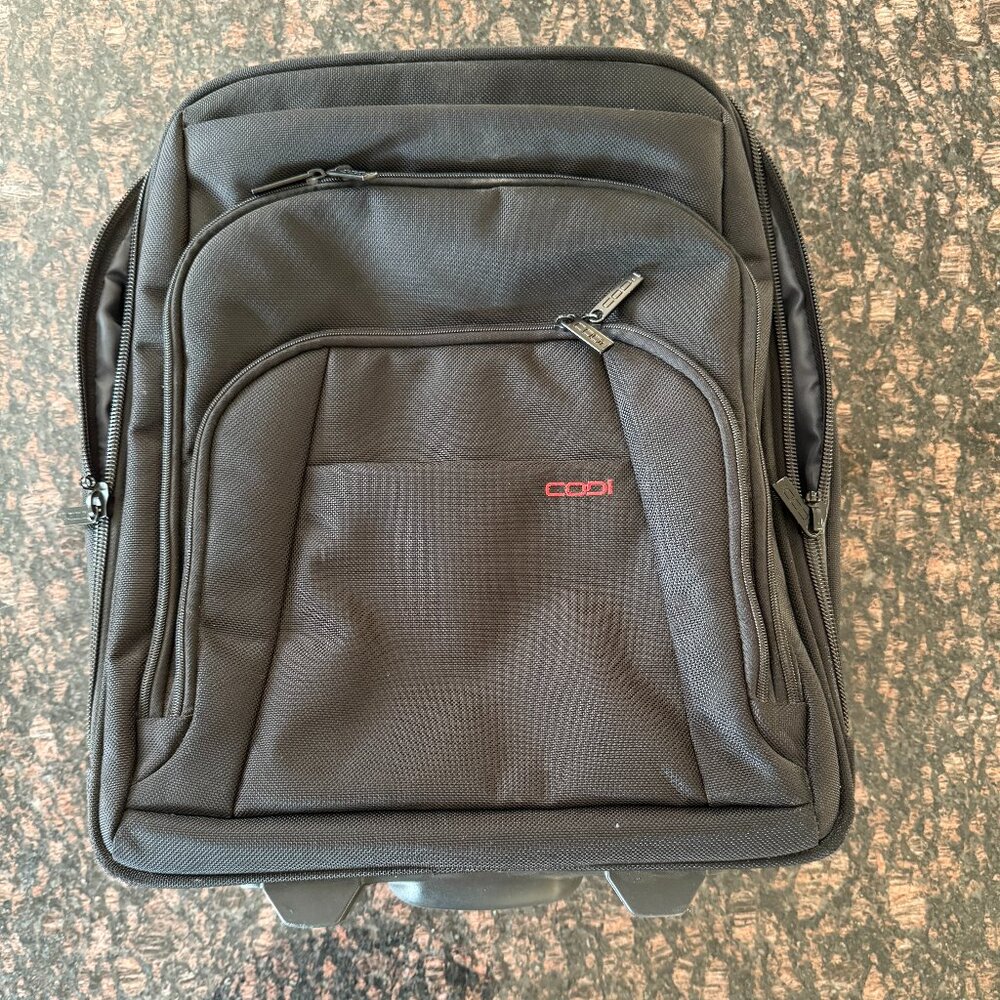 Codi Mobile Max Tall Wheeled Case in Excellent Condition